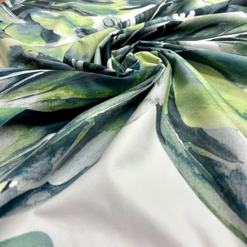 Материальная бархатная велюровая ткань для штор с большими зелеными цветками шириной 150