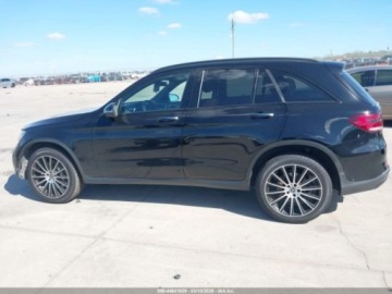 Mercedes GLC C254/X254 2022 Mercedes-Benz GLC 300 2022 2.0 Benzyna 255KM, zdjęcie 1