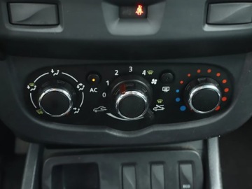 Dacia Duster I SUV Facelifting 1.2 TCe 125KM 2014 Dacia Duster 1.2 TCe, Skóra, Navi, Klima, zdjęcie 12