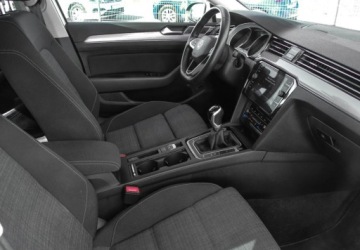 Volkswagen Passat B8 Limousine Facelifting 1.5 TSI EVO 150KM 2021 Volkswagen Passat 1.5TSI 150KM Business, Tempomat Aktywny, Czujniki Parkow, zdjęcie 13