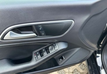 Mercedes CLA C117 Coupe 1.6 180 122KM 2014 Mercedes-Benz CLA Mercedes-Benz CLA 180 Urban 1.6 Benzyna 122KM, zdjęcie 16