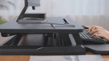 Регулируемая по высоте подставка для ноутбука на столе, черная + полка