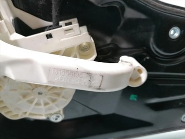 LAND ROVER RANGE SPORT ELELKTRICKÝ ZVEDÁK OKNO DVEŘE ZADNÍCH 2006