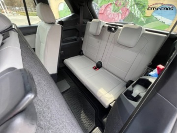 Volkswagen Tiguan II 2019 Volkswagen Tiguan R-line 7 Osobowy Benzyna 2.0 - 203KM Automat Servis, zdjęcie 27