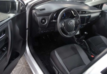 Toyota Auris II Hatchback 5d Facelifting 1.6 Valvematic 132KM 2017 Toyota Auris Polski salon 1.6 benzyna 132 KM Klimatyzacja Hatchback 1.6, zdjęcie 14