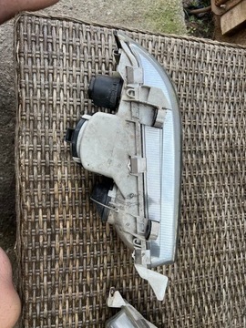 ПЕРЕДНИЕ ФОНАРИ AUDI 80 B4 V6