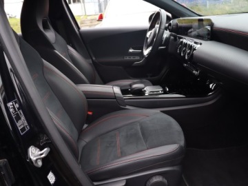 Mercedes Klasa A W177/V177 Hatchback Facelifting 1.3 180 136KM 2022 Mercedes A A 180, Salon Polska, Serwis ASO, zdjęcie 8