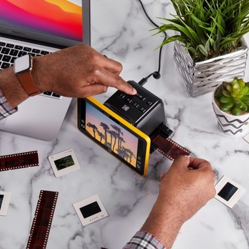 Kodak Slide N Scan 7-дюймовый ЖК-дисплей Max RODFS70 с диагональю 7 дюймов преобразует негативы с разрешением до 22 МП.