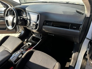Mitsubishi Outlander III SUV Facelifting 2017 2.0 150KM 2018 Mitsubishi Outlander 7-osób! 1-rej.2019 Łopatki, zdjęcie 14
