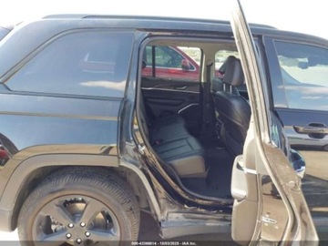 Jeep Grand Cherokee V 2023 Jeep Grand Cherokee JEEP GRAND CHEROKEE LIMITED 3.6 Benzyna 293KM, zdjęcie 8
