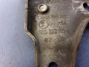 SKODA OCTAVIA III ZAMEK RYGIEL MASKI 5E0823186E