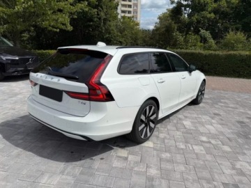 Volvo V90 II 2025 VOLVO V90 T6 AWD Plug-In Hybrid Plus Dark Combi 2.0 (398KM) 2025, zdjęcie 3