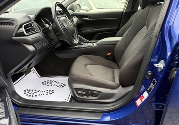 Toyota Camry IX Sedan 2.5 Hybrid Dynamic Force 218KM 2020 Toyota Camry Salon Polska, Serwis ASO, Gwarancja 2.5 Hybryda 218KM, zdjęcie 12