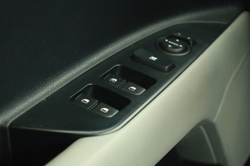 Kia Stonic Crossover 1.4 DOHC 100KM 2018 Kia Stonic 1.4 CVVT, Salon Polska, Skóra, Klima, zdjęcie 13