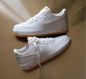 NIKE AIR FORCE 1 '07 r. 37,5 sneakersy damskie białe skórzane buty sportowe