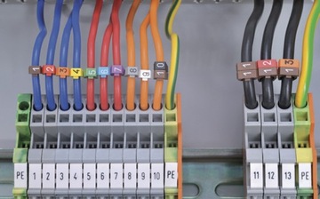 Маркировка кабеля EC-0, цифры 0–9 букв A–Z