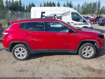 Jeep Compass II 2024 Jeep Compass LATITUDE, 2024r., 4x4, 2.0L 2.0 Benzyna 200KM, zdjęcie 4