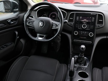 Renault Megane IV Hatchback 5d 1.3 TCe 140 FAP 140KM 2019 Renault Megane 1.3 TCe, Salon Polska, Klima, zdjęcie 6