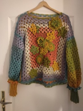 Kolorowy sweter na szydełku handmade boho rękodzieło kwiatki