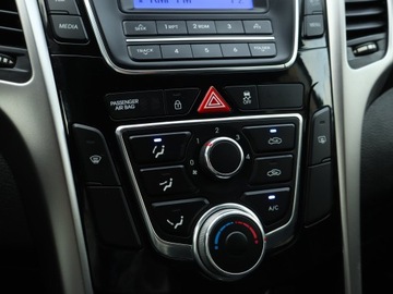 Hyundai i30 II Hatchback 5d 1.4 MPI 100KM 2012 Hyundai i30 1.4 CVVT, Salon Polska, Klima, zdjęcie 12