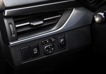 Toyota Avensis III Wagon Facelifting 2015 2.0 D-4D 143KM 2015 Toyota Avensis PL Salon _ kombi _ kamera cofania _ Alu17_ 2.0 Diesel 143KM, zdjęcie 18