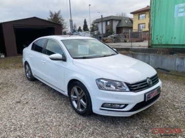 Volkswagen Passat B7 Limousine 2.0 TDI CR BlueMotion 177KM 2013 Volkswagen Passat 2.0tdi 4-Motion R-Line max wyposazenie Webasto ledy xeno, zdjęcie 1