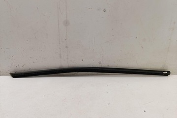 LIŠTA ZHRNUJÍCÍ PRAVÝCH PŘEDNÍCH DVEŘE MERCEDES-BENZ SLK (R172)