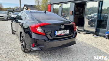 Honda Civic X Sedan 4d 1.5 VTEC Turbo 182KM 2017 Honda Civic 1.5T 183KM manual navi skora 2xPDC szyberadch 1 rej 2018R asys, zdjęcie 27