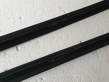 LISTWY SZYBY CZOŁOWEJ KOMPLET CZARNE BMW E90 E91