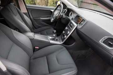 Volvo V60 I Kombi 2.0 D3 163KM 2012 Volvo V60 R-Design 2.0d D4 163KM 5cylinów Manual, zdjęcie 8