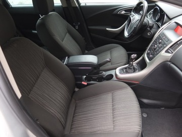 Opel Astra J Sports Tourer 1.4 Turbo ECOTEC 140KM 2011 Opel Astra 1.4 T, Klima, Tempomat, Parktronic, zdjęcie 8