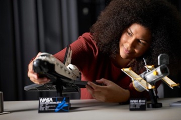 LEGO Icons (10283) Космический шаттл НАСА «Дискавери»
