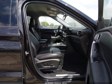 Ford Explorer VI 2022 Ford Explorer Limited 2022 2.3 Benzyna 300KM, zdjęcie 9