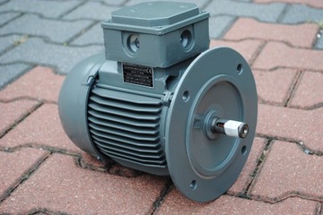 Silnik kołnierzowy 0.37kw. 910obr./min..