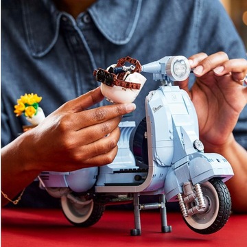 LEGO CREATOR EXPERT VESPA 125
