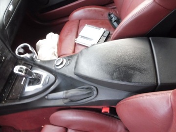 BMW E64 FACELIFT LOKETNÍ OPĚRKA CENTRÁLNÍ TUNEL EU ČERNÁ HRNEK