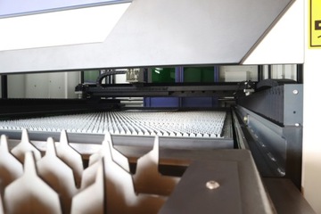 Лазер с ЧПУ для резки листового металла 1,5кВт IPG Германия 4,0x2,5