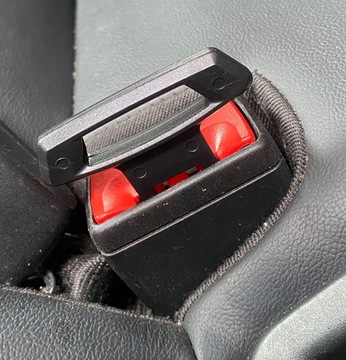 2x ЗАГЛУШКА РЕМНЕЙ БЕЗОПАСНОСТИ ЗАГЛУШКА РЕМНЕЙ БЕЗОПАСНОСТИ