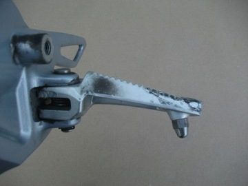 BMW F 800R K71 ПОДНОГКА ДЛЯ ВОДИТЕЛЯ ЛЕВАЯ КОМПЛЕКТ