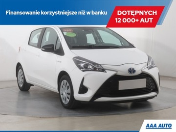 Toyota Yaris 1.5 Hybrid, Salon Polska