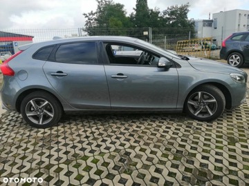 Volvo V40 II Hatchback 2.0 T2 DRIVE-E 122KM 2016 Volvo V40 II 2.0 T2 2,0 POLIFT, bezwypadkowy, zdjęcie 7