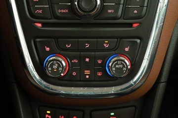 Opel Mokka I SUV 1.7 CDTI ECOTEC 130KM 2012 Opel Mokka 1.7 CDTI, 4X4, Skóra, Navi, Xenon, zdjęcie 9