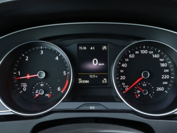 Volkswagen Passat B8 Variant 2.0 TDI BlueMotion SCR 150KM 2016 VW Passat 2.0 TDI, Automat, Skóra, Navi, Klima, zdjęcie 10