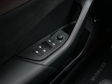 Skoda Octavia IV RS Liftback 2.0 TSI 245KM 2022 Skoda Octavia 2.0TSI 245KM RS DSG l Challenge +, D, zdjęcie 17