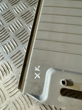 JEEP COMMANDER XK ZÁSLEPKA POLIČKA KUFRU