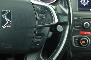 DS 4 I Hatchback (Citroen) 1.6 THP 200KM 2011 Citroen DS4 1.6 THP, Skóra, Navi, Xenon, Bi-Xenon, zdjęcie 19