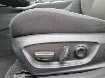 Toyota Prius V (XW60) 2023 Toyota Prius Plug-in Hybrid IV (2015-2020) Toyota, zdjęcie 19