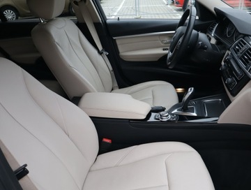BMW Seria 3 F30-F31-F34 Touring Facelifting 2.0 320d 190KM 2017 BMW 3 320 d, 187 KM, Automat, Navi, Klima, zdjęcie 8