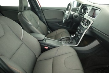 Volvo V40 II Cross Country Facelifting 2.0 T4 190KM 2018 Volvo V40 Cross Country 2.0 T4 AWD, Salon Polska, zdjęcie 6