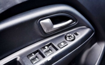 Kia Rio III Hatchback 3d 1.2 DOHC CVVT 85KM 2012 Kia Rio Szyberdach, Ledy, Czujniki parkowania, KeyLess Bluetooth 1.2 85KM, zdjęcie 23